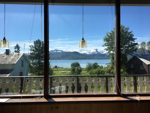 Koselig hus med parkeringsplass