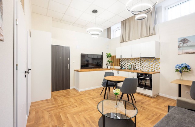 Krasiński Garden Apartment #B