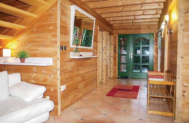 Krönkenhagen/Barnekow is located about 8 km southwest of the Hanseatic city of Wismar.