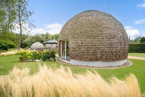 Kugelhaus Nordlichter - Skandinavischer Rückzugsort in runder Form am Tollensesee