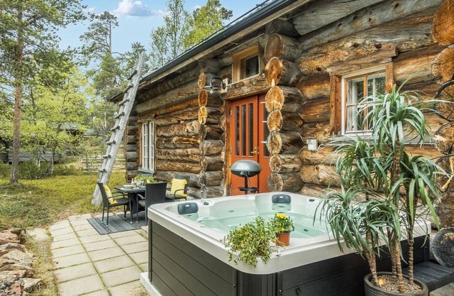 Kuukkeli Hirvas Suite