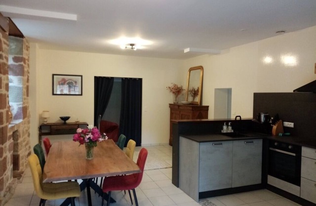 L'atelier. Maison en Pierres Pour 4 Pers. Located in Dordogne valley
