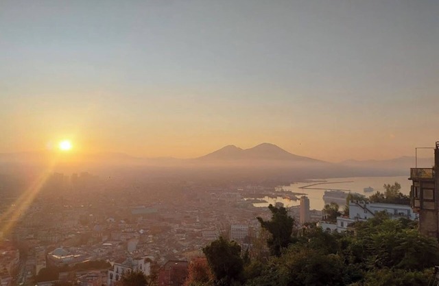 L'Atelier | Vedi Napoli ai tuoi piedi