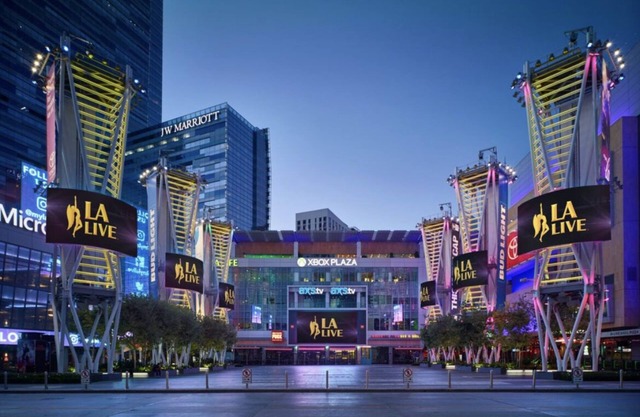 LA Adjacent and close to all major LA & OC sites!