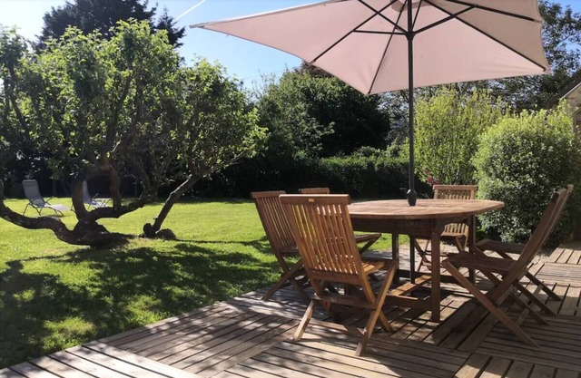 La Camuche, Maison Ancienne Avec Joli Jardin Clos, Proche Omaha Beach & Bayeux