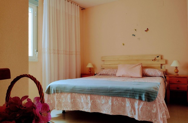 La Casita de los Abuelos (Ávila village house)