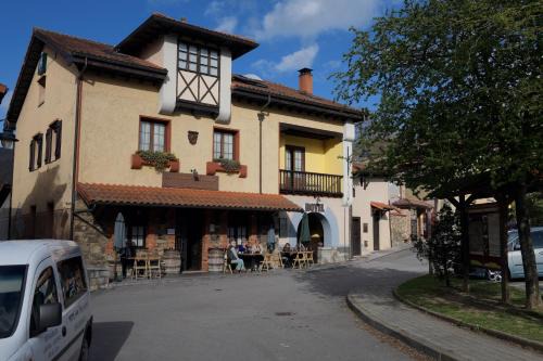 La Casona De Entralgo