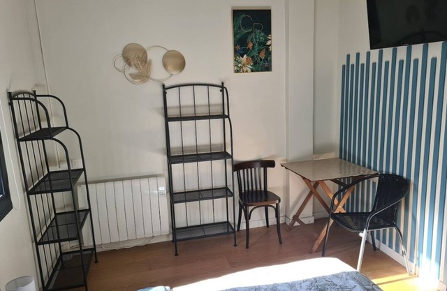 LA FRETTE-SUR-SEINE HAVRE DE PAIX Self-contained studio near train station and amenities