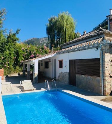 La Fuente De El Nacimiento