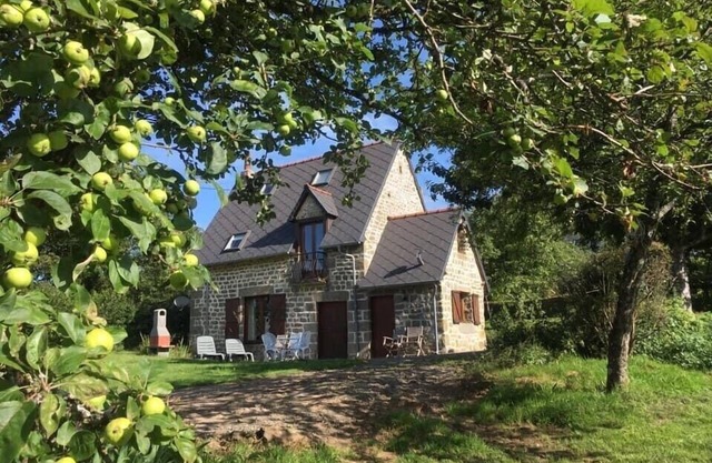 La Hussaire - The Gingerbread House Cottage