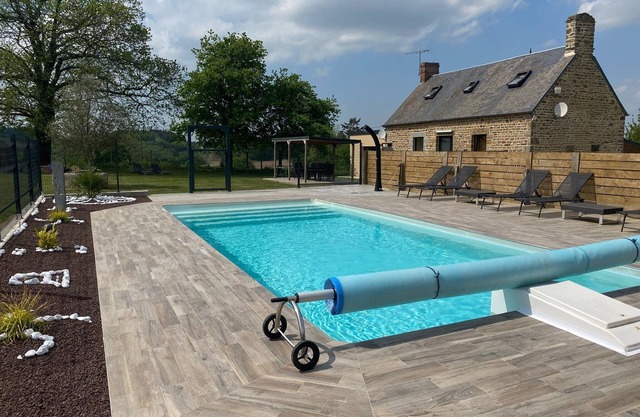 La Miltière, House with swimming pool, spa and sauna in the Bay of Mt St Michel