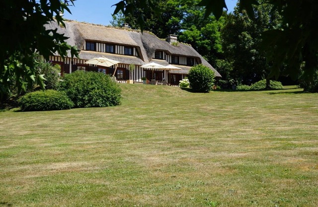 La Moutinière 4*, luxurious Norman house with swimming pool, 25mn from Deauville