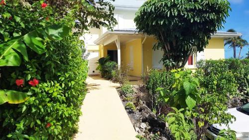 La Parenthèse de L'Autre Bord, donnant sur la plage