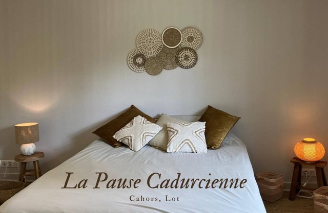 La Pause Cadurcienne CHAMBRE D'HOTES- TABLES D'HOTES