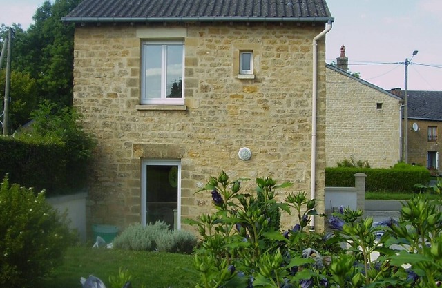 "La Petite Maison" in the country-1 to 7 pers.