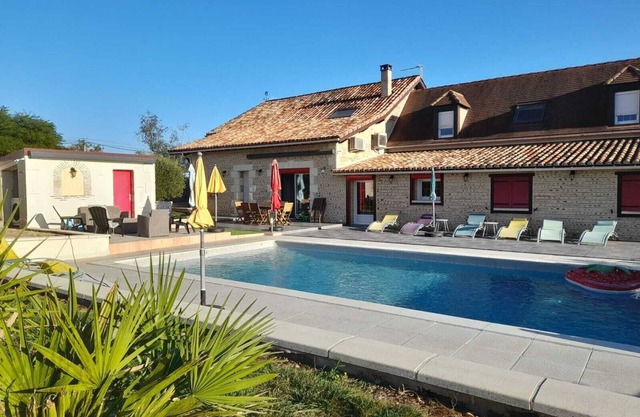 La Pierrotine - Large, comfortable villa with swimming pool