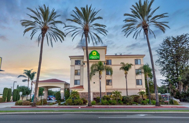La Quinta Inn & Suites by Wyndham NE Long Beach/Cypress