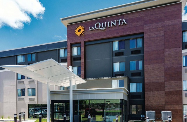 La Quinta Inn & Suites by Wyndham Salem NH