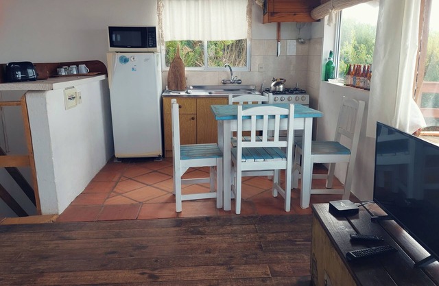 La Ruca An is located 50 m from the Rivero beach, ideal for relaxation.