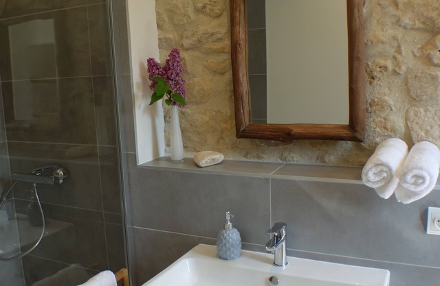 La Vallée II within walking distance of the sea