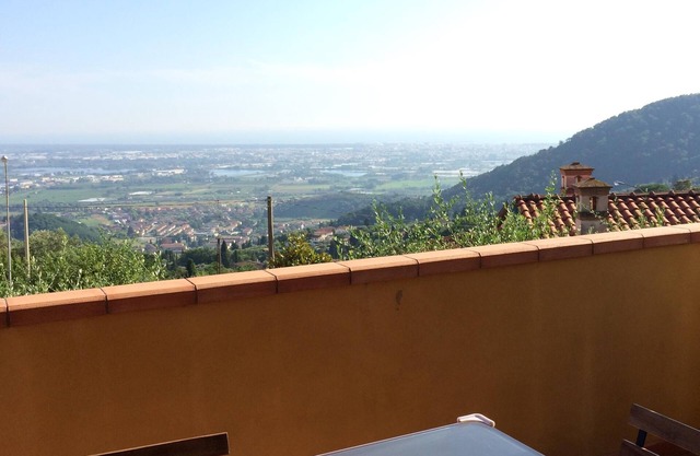 La Volpaia: view on the tuscan coast, quiet and cozy house, up to 12 people.