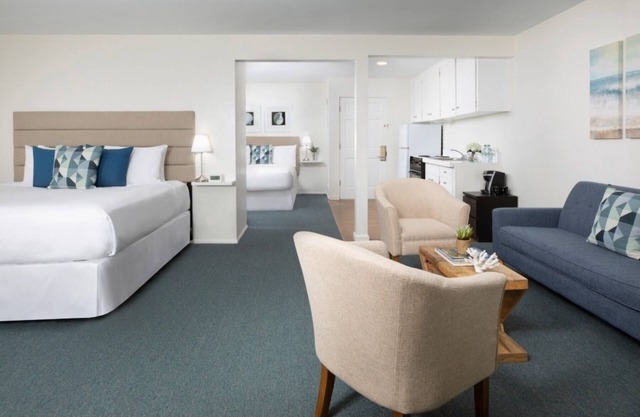 Laguna Beach Stay, Outdoor Pools, and Laguna’s Boutique Shopping