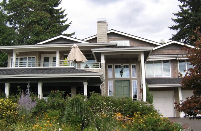 Lake and Mountain Views - 2 Bedroom, 3/4 Bath