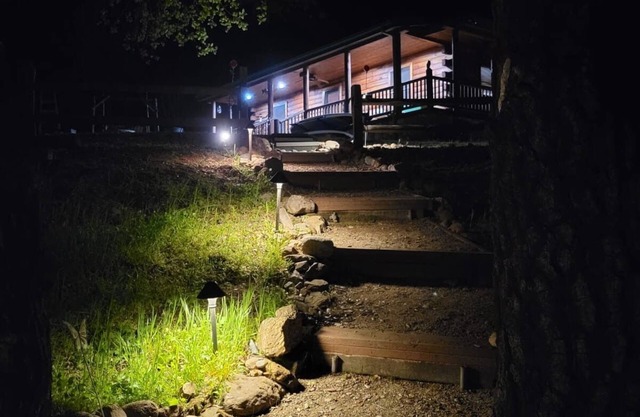 Lake Cabin on 10acres w/Seasonal Waterfront Views