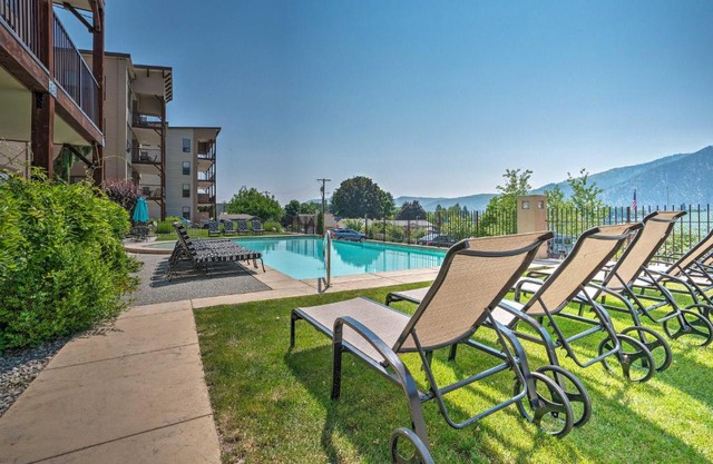 Lake Chelan Condo with Resort Pool and Hot Tub!