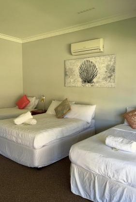 lake clifton tavern and motel