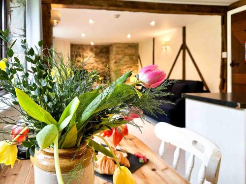 Lake Cottages at Cwm Chwefru