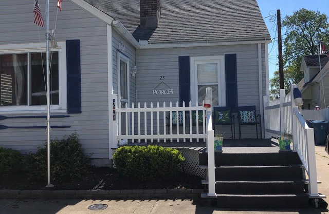 Lake Erie Beach House In Quiet Communitty.