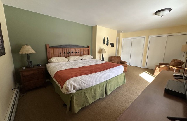 Lake Forest Resort – Relax on a Pristine Sandy Beach in the Northwoods!