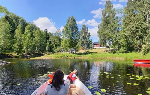 Lake Front Home In Neslandsvatn