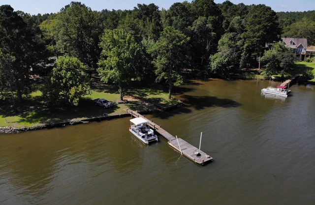 Lake front home with floating dock and boat launch on Lake Wateree, SC