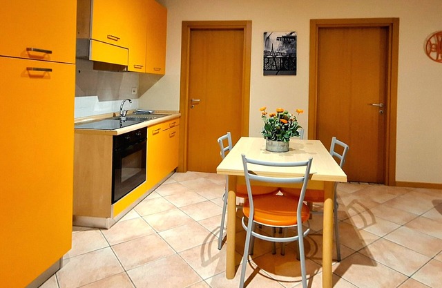 Lake Garda comfortable three-room apartment sleeps 4 with wi-fi and smart TV