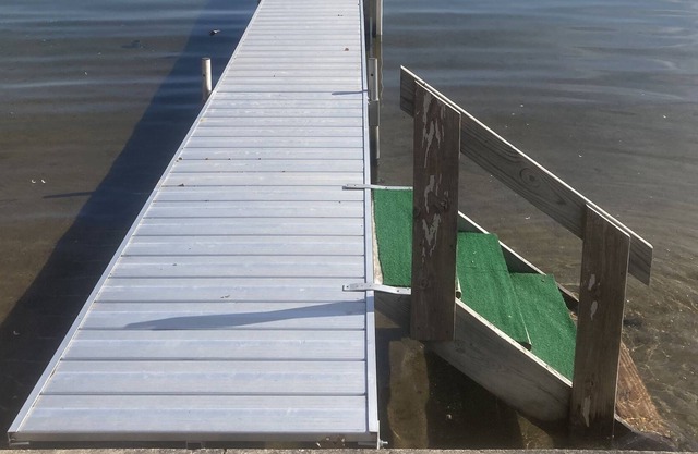 Lake George Updated 3BR/2BA With Dock Kayaks Firepit And Fireplace