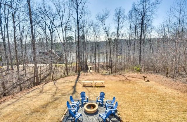Lake Hartwell Cottage w/Fire Pit: Near Clemson!