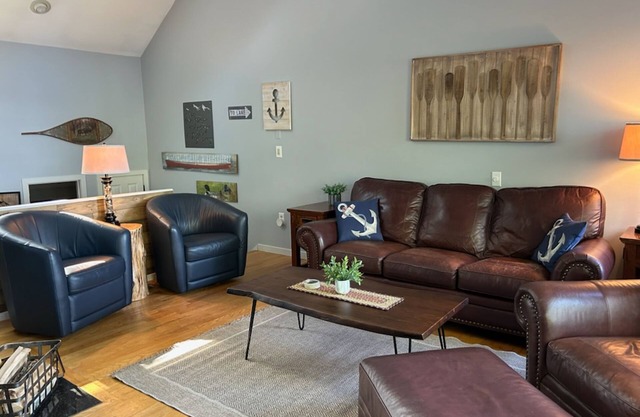 Lake-view townhome at Samoset with pools, beach, WiFi, & AC