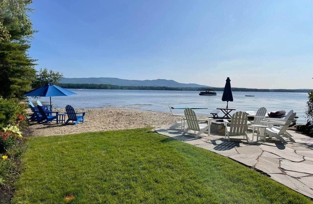 Lake Winnipesaukee - Meredith Lakefront Cottage