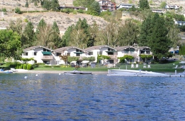 Lakefront 2B/2B Condo in Spader Bay Condos Close to Downtown Chelan