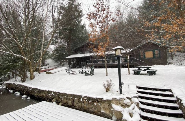 Lakefront Adirondack Cabin Dock + Canoe 10 min to Lake Placid