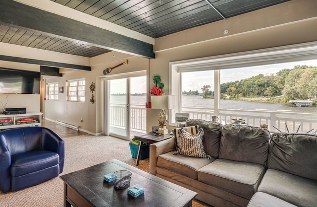 Lakefront Condo w/Beach Access in Campbellsport!