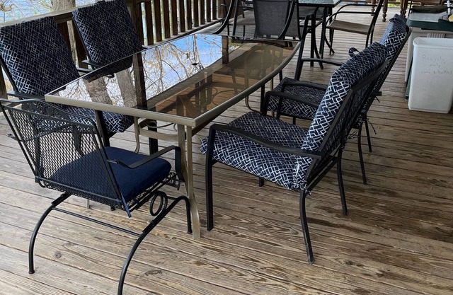 Lakefront cottage with private deck and dock, amazing porch with sunset views