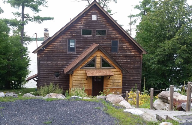 LakeFront, Endless Views, 3 level, Open floor plan