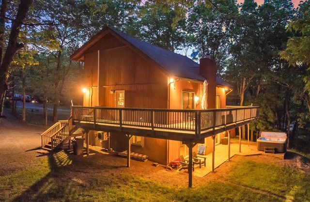 Lakefront, Foliage, Pickleball, Game Room, Hiking Fully Loaded, Dock