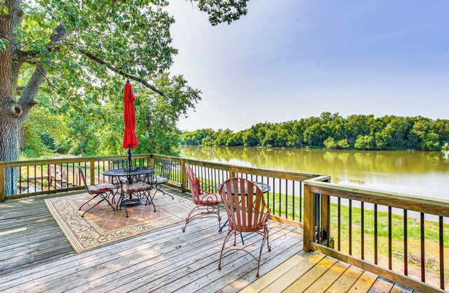 Lakefront Home w/Patio in Havana!
