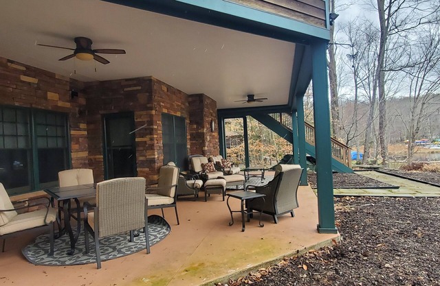 Lakefront Luxury Mansion in HideOut