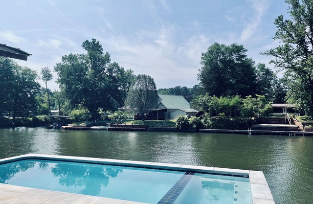 Lakefront Paradise! BRAND NEW LAKE HOUSE!