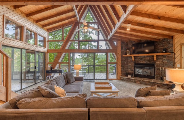 Lakefront Sanctuary by Innsbrook Vacations!